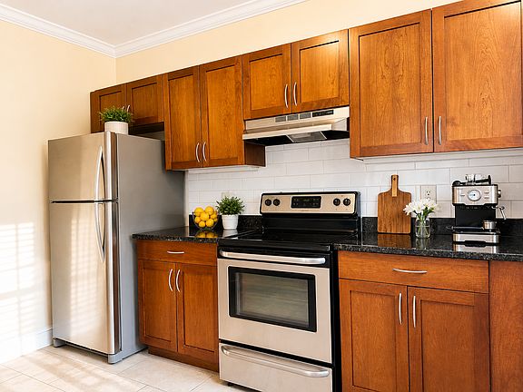 5th image of 29-31 Glenville Ave #6