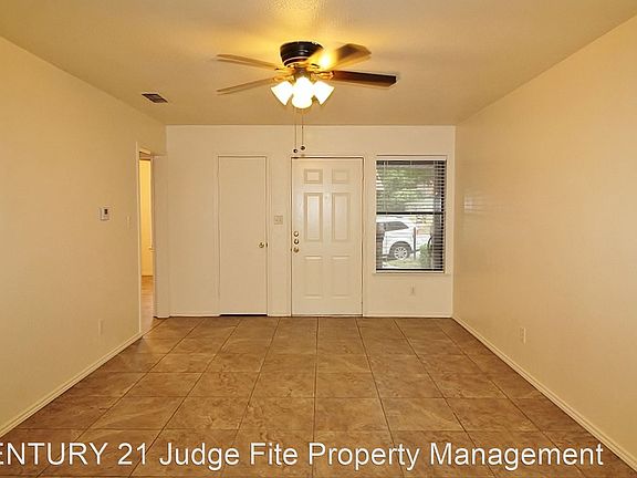 2nd image of 1106 Curtis Dr