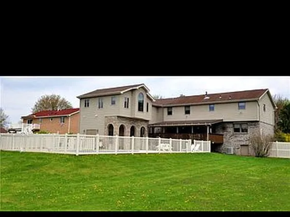 104 Deer Dr, New Kensington, PA 15068