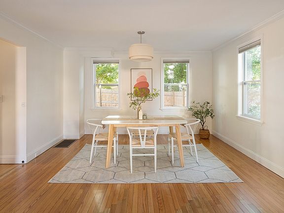 4th image of 7 Beach St