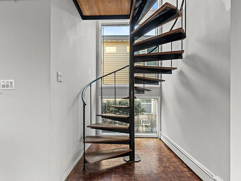 115 Maryland Ave — Photo 12