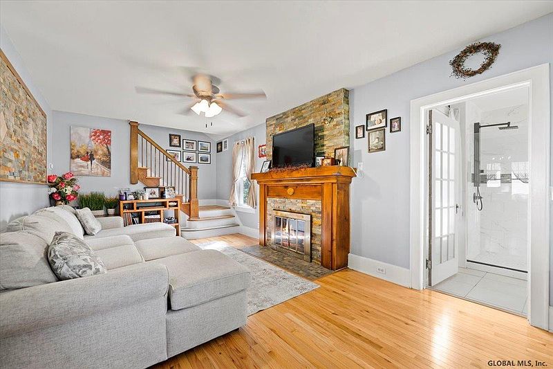 4th image of 38 McCulloch Avenue