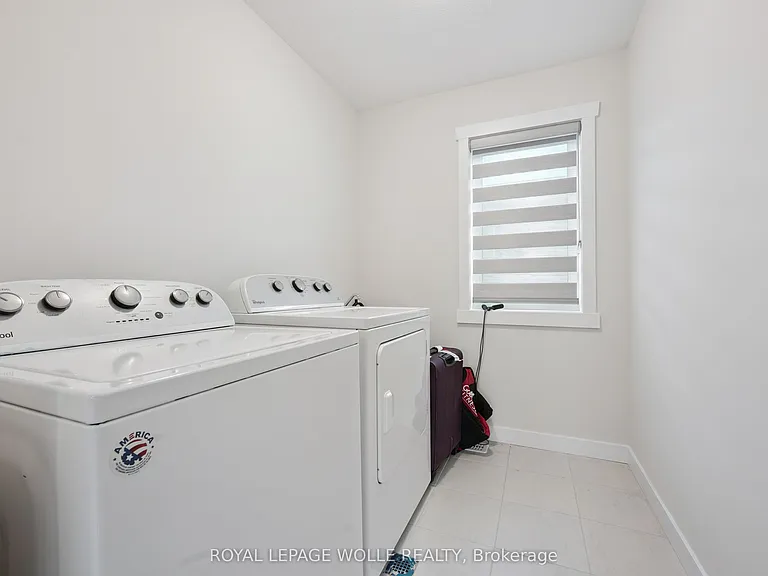 40 Moon Cres — Photo 23