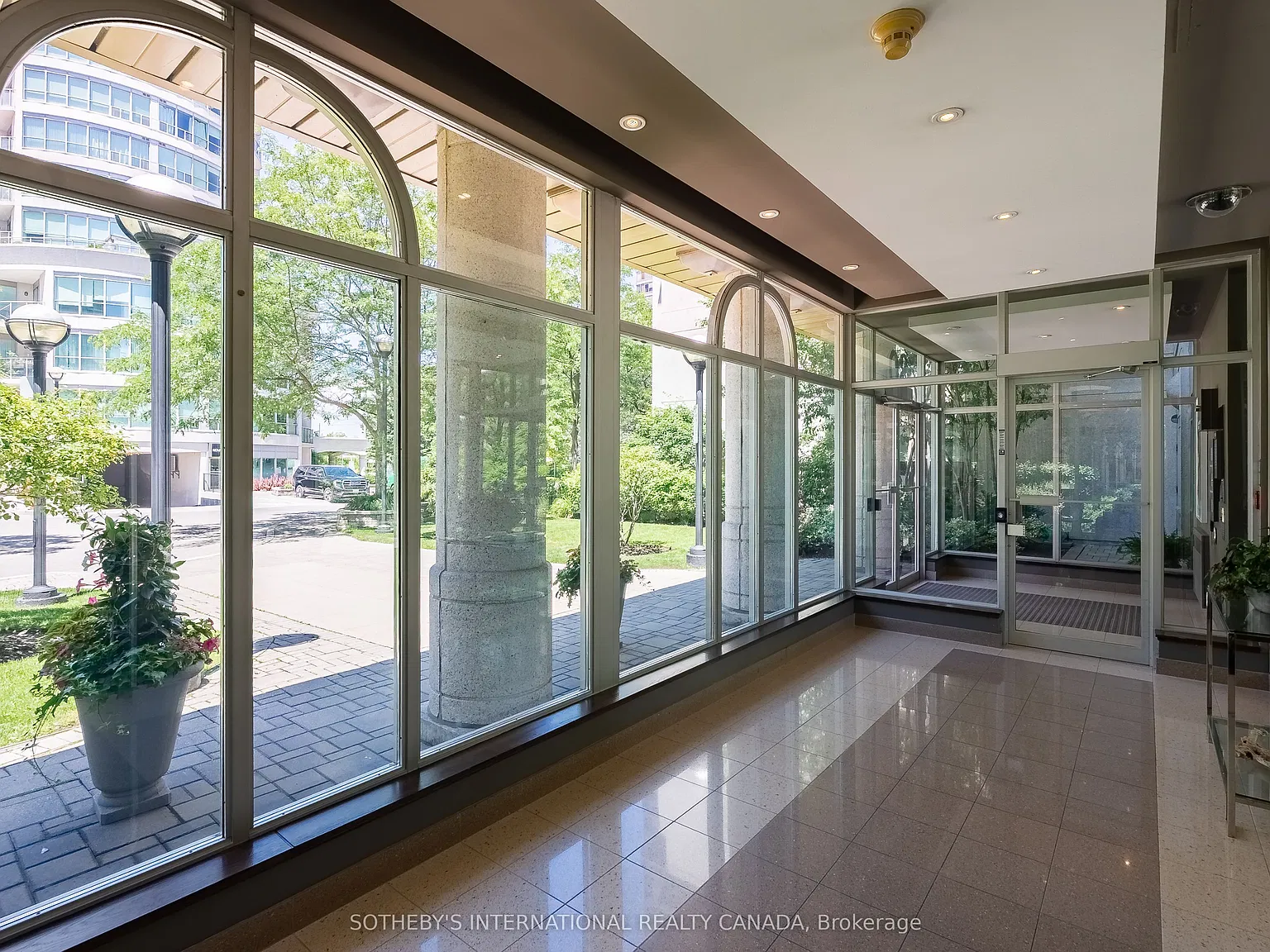 Nevis Condos — Photo 2