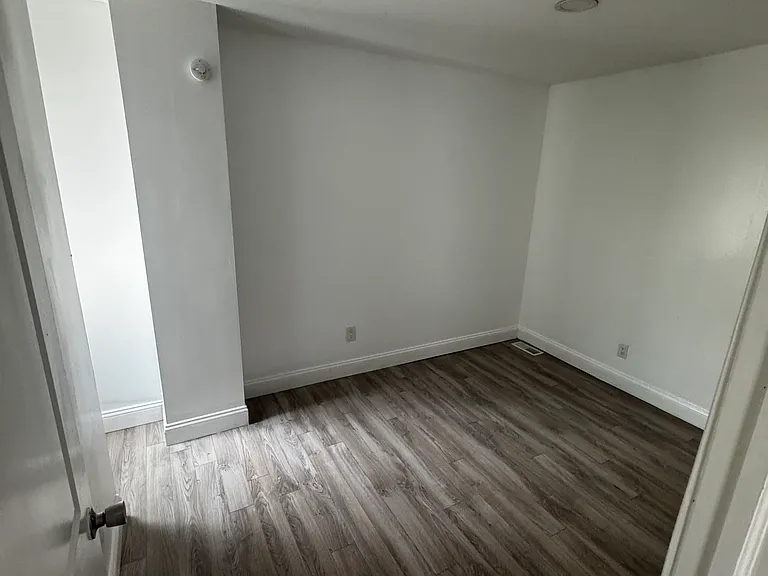 21 Dexter St — Photo 2