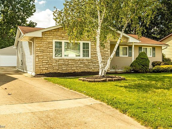 2nd image of 221 Windsor Dr