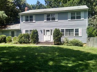 8 Pomo Ct, Middletown, NJ 07748