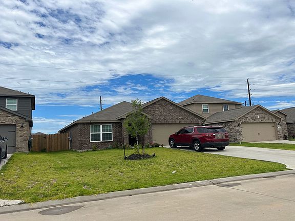 3rd image of 312 Eastwood Flats Dr