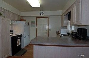 3rd image of 215 Park Ave
