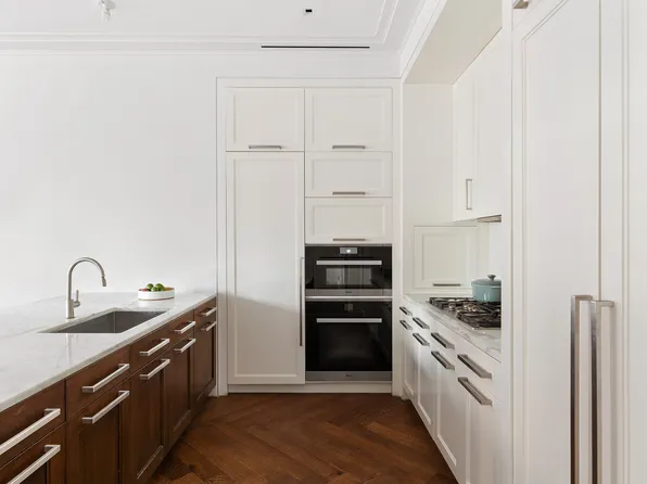 235 West 75th Street image 1 of 11