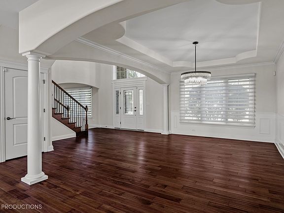 5th image of 10715 Olde Mill Dr