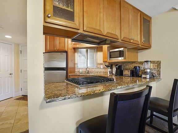 5th image of 7509 Draper Ave Unit 205