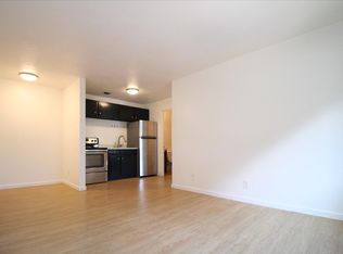 18235 Detroit Ave, Lakewood, OH 44107