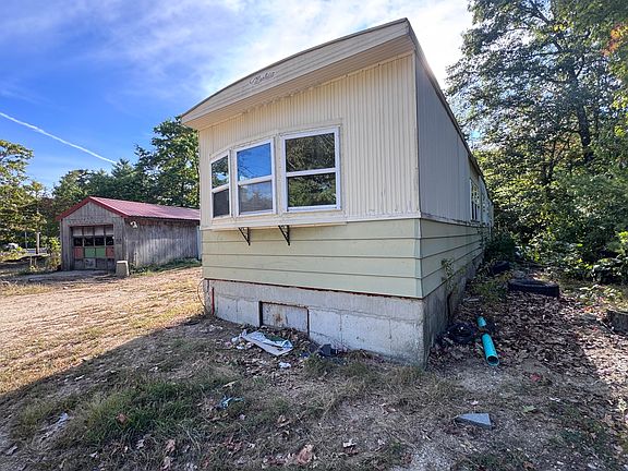 3rd image of 122 Sabbathday Road