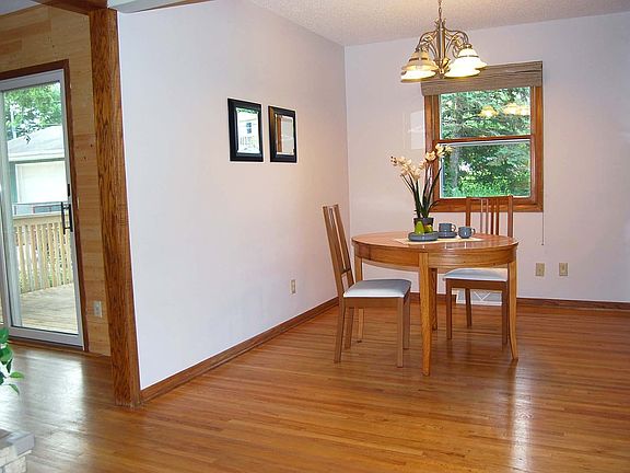 3rd image of 2624 Valley View Pl