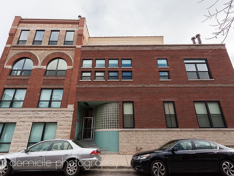 1st image of 2343 N Greenview Ave APT 210
