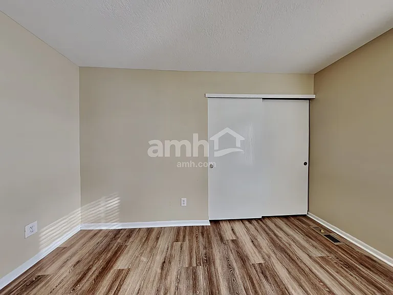 5785 Chase Run — Photo 17