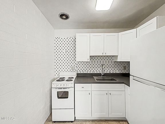2nd image of 1123 E Kentucky St