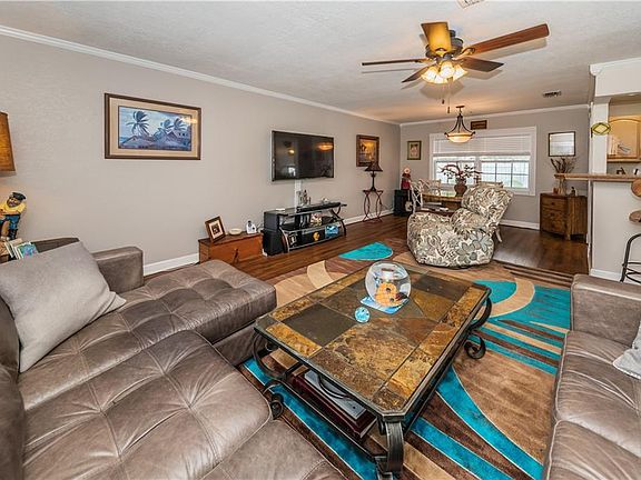 5th image of 3367 Fox Hill Dr