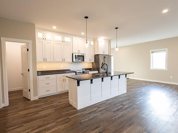 5th image of 108 Highland Dr #1