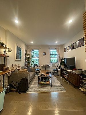 2nd image of 688 Sackett St APT 4R