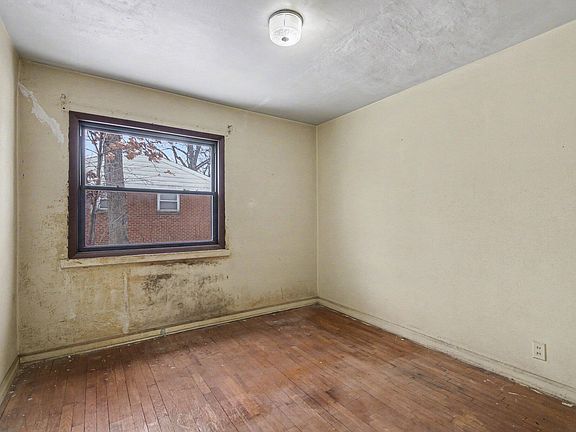 5th image of 2675 Woodward Ave SW