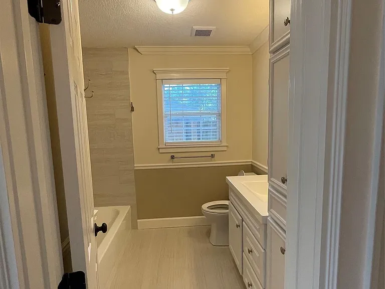 602 N Michigan Ave — Photo 22