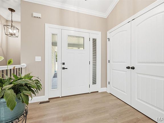5th image of 442 Shady Trail Dr