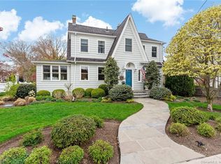 195 Grovers Ave, Bridgeport, CT 06605