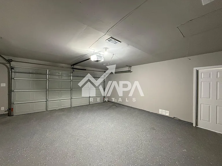 9318 Adams Hill Dr — Photo 17