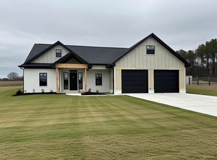 100 Hummingbird Way, Killen, AL 35645