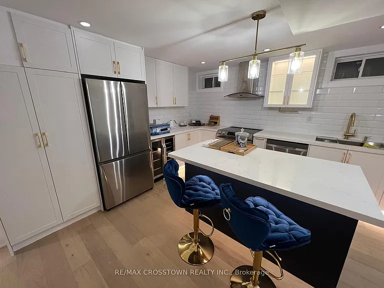 492 Greenwood Dr #B — Photo 8