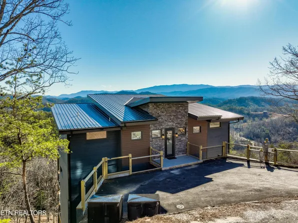 1015 Leslie Way, Sevierville, TN 37876