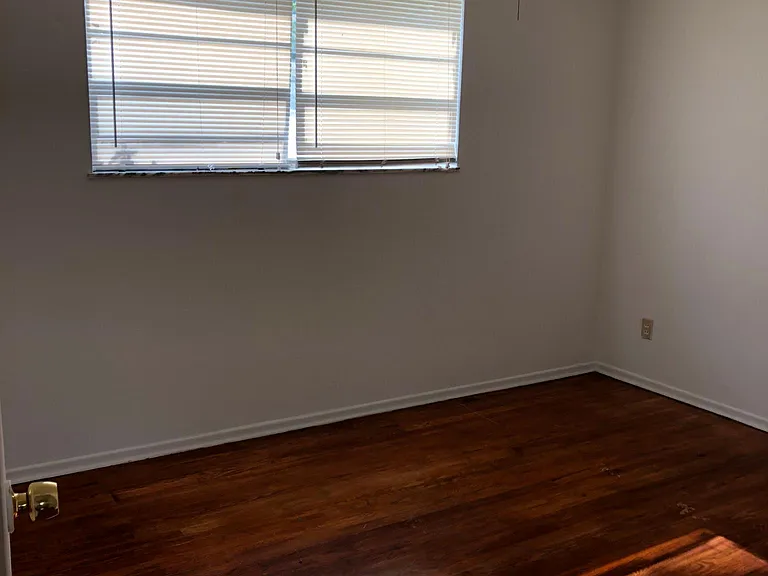 1004 Taman Ct — Photo 4