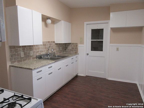 5th image of 518 Schmeltzer Ln