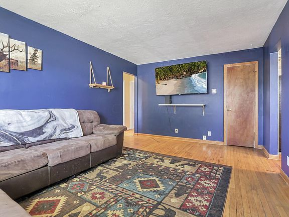 2nd image of 426 Jackson Blvd