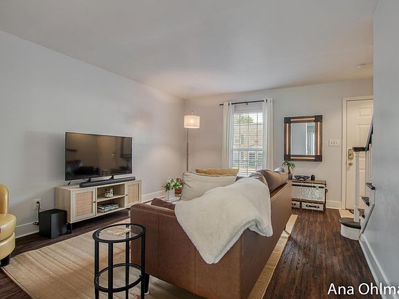 5th image of 2460 Abbington Dr SE