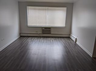 766 N Linden Ave #107, Waukegan, IL 60085