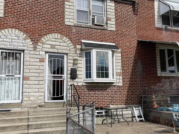 229 Golf Rd, Darby, PA 19023