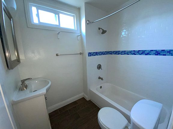 3rd image of 1325 Douglas St #1/2
