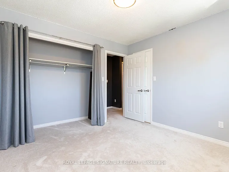 34 Kingswood Dr E — Photo 22