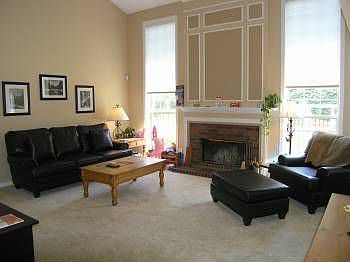 4th image of 713 Longfellow Dr NE