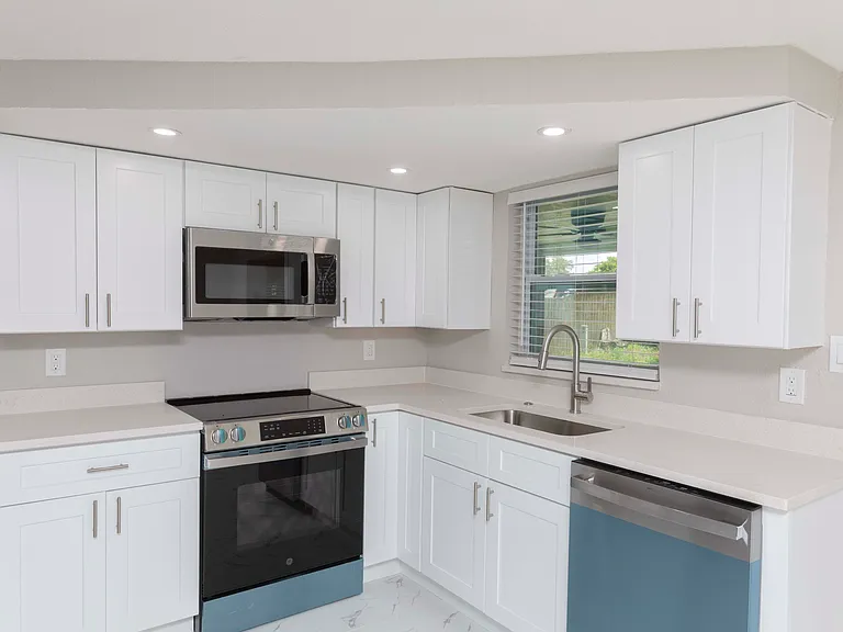 9026 Rainbow Ln — Photo 9