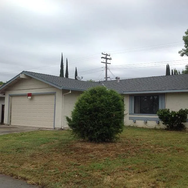 8208 Baymore Way photo 1