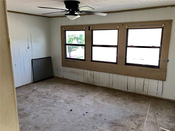 4th image of 808 Wells Ave