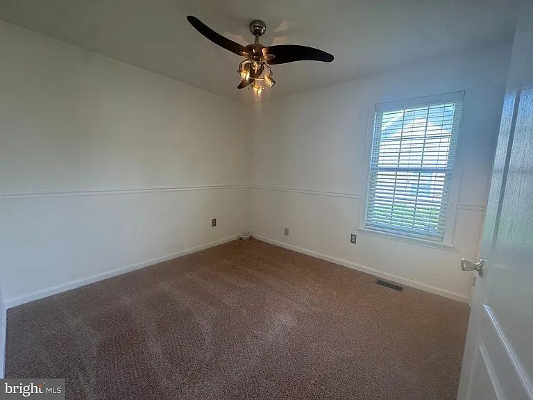 1107 Station Dr — Photo 12