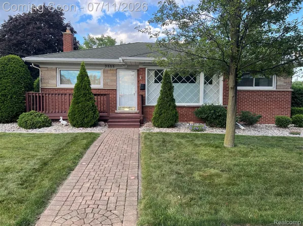 3555 Syckelmoore St, Trenton, MI 48183
