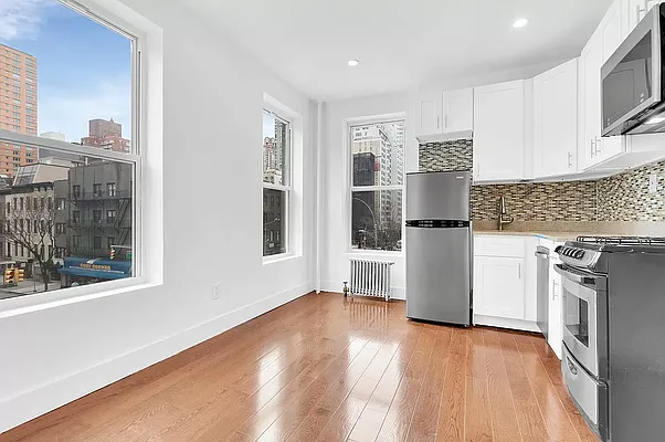 Rented by Compass | media 7