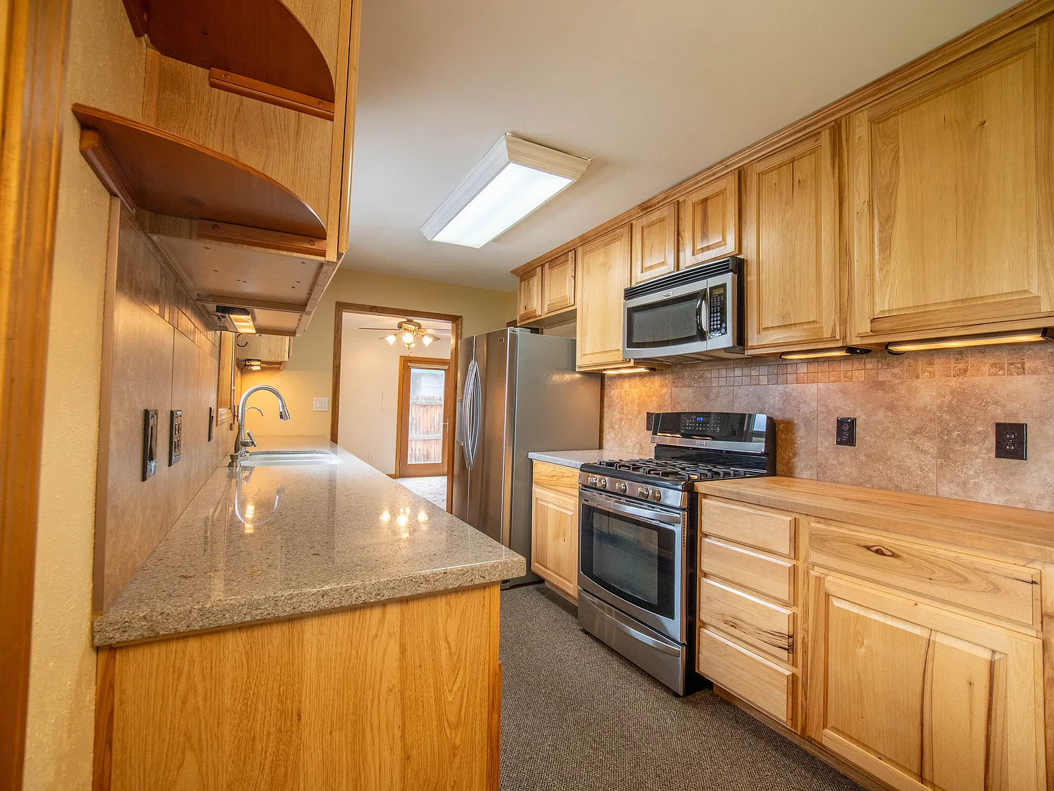 3 bed, 1.5 bath, 1316 sqft, $2,650 — Photo 3
