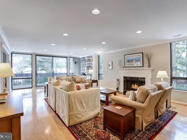 4990 Sentinel Dr #16-203, Bethesda, MD 20816
